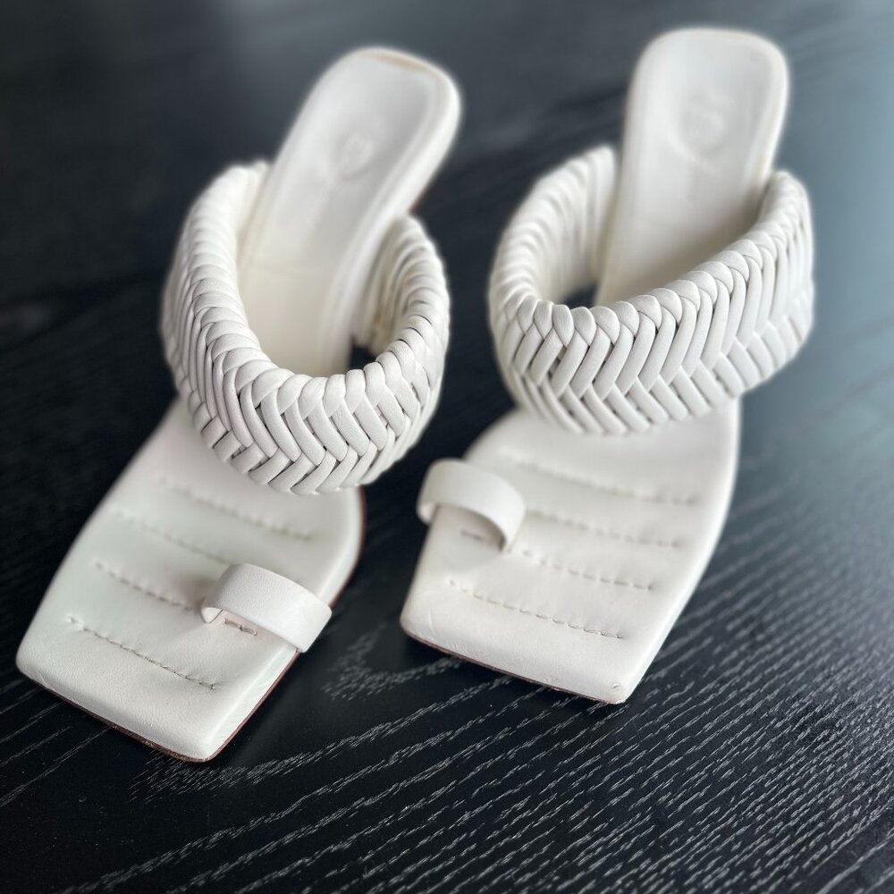 GIA / RHW Sandal Open Toe Slide Mule - EU 36 - White Leather Braided (OBO)